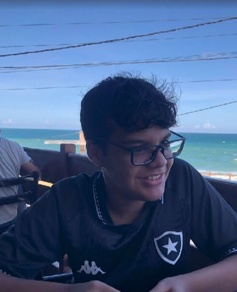 Wander sorrindo